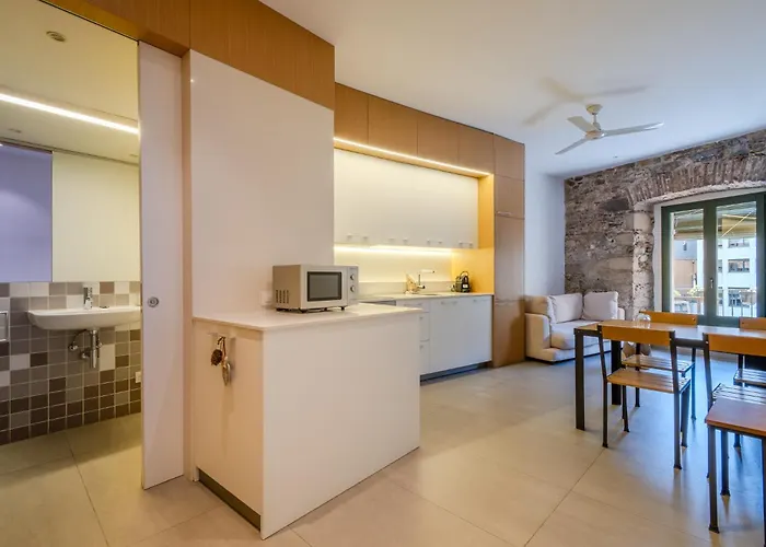 Flateli Ballesteries 15 * Girona